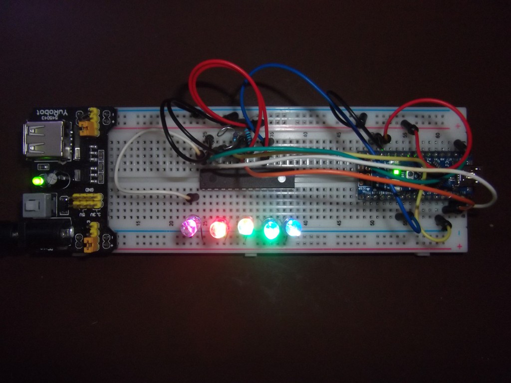 Ein TLC5940, 5 RGB-LEDs und ein Arduino - blog.simtronyx.de